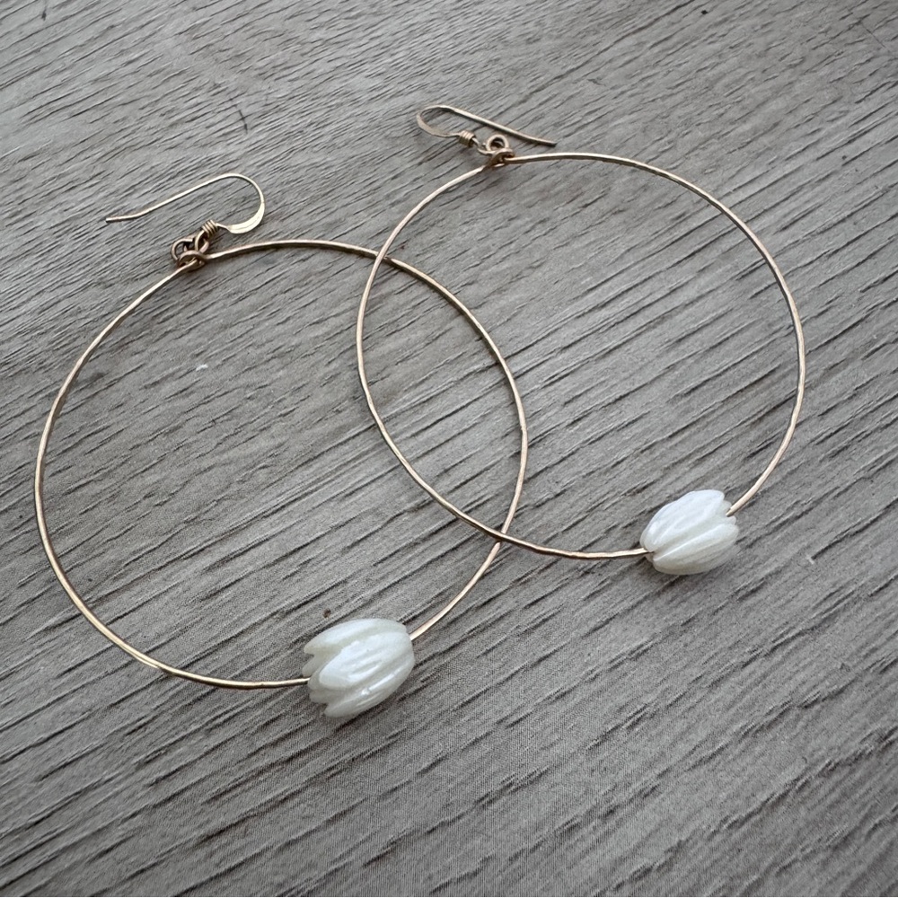 Pikake Elegant Gold Hoop Earrings